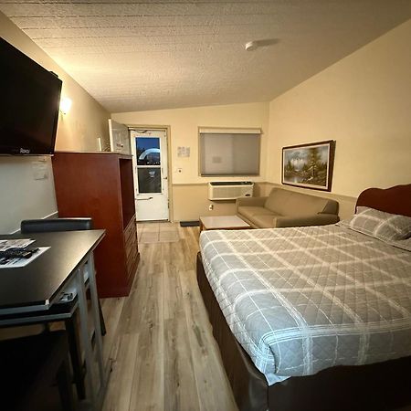 Centre Suite Inns Motel Bonnyville Zewnętrze zdjęcie