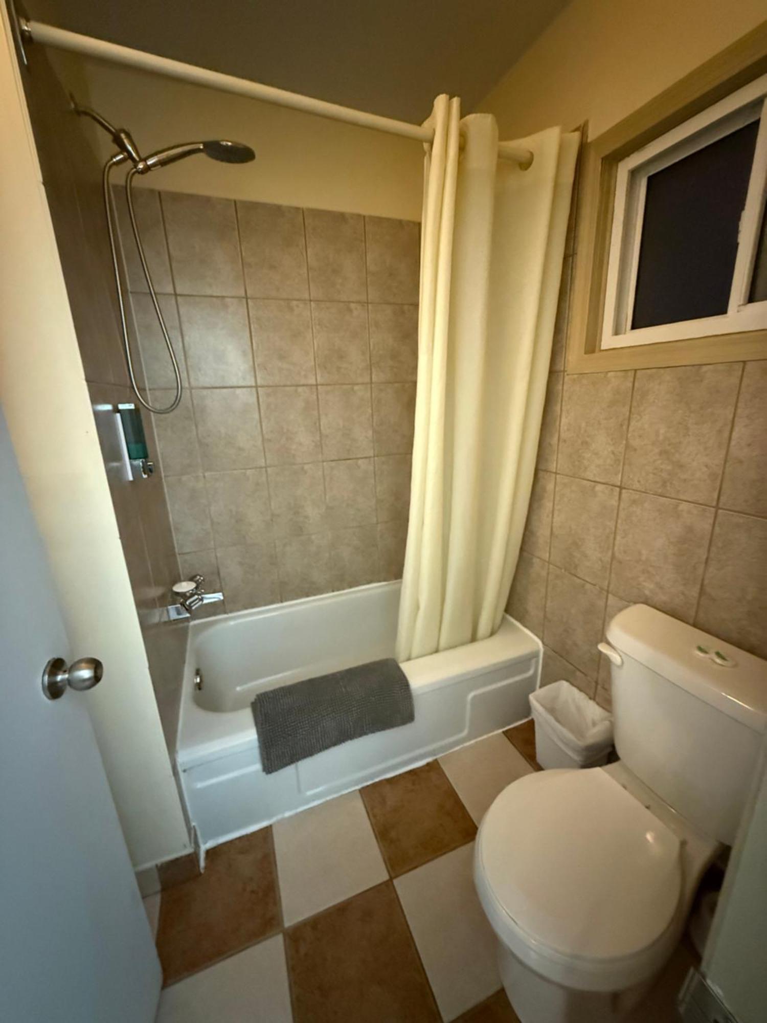 Centre Suite Inns Motel Bonnyville Zewnętrze zdjęcie