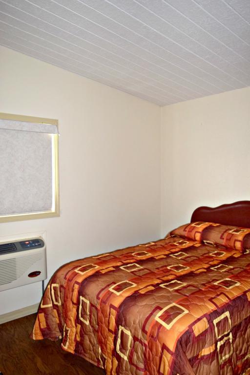 Centre Suite Inns Motel Bonnyville Zewnętrze zdjęcie